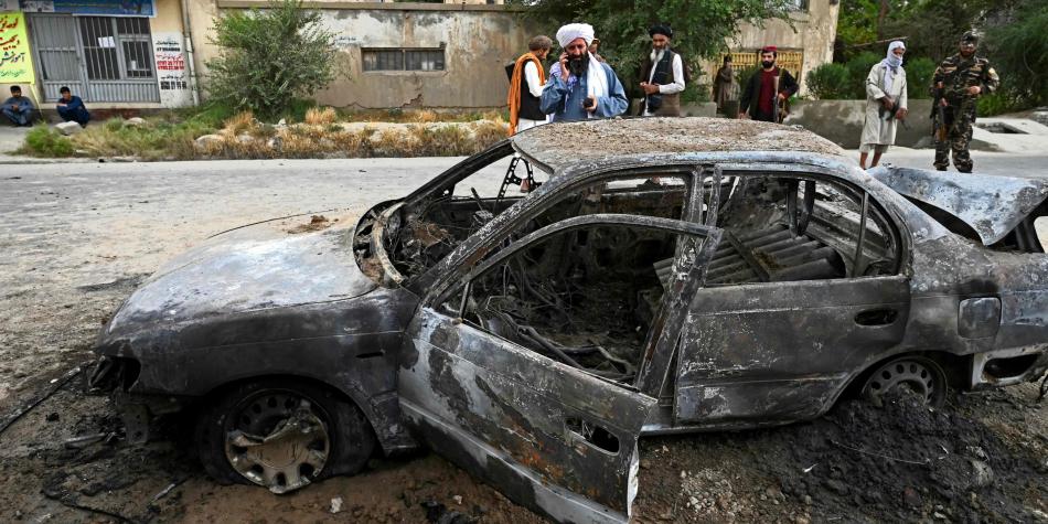 Portada: Cohete disparado contra el aeropuerto de Kabul impactó en una casa y mata a 10 civiles, la mayoría niños