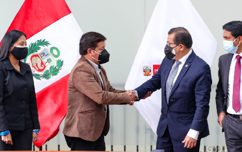 Portada: Eduardo Salhuana, vocero de APP, sobre voto de confianza: "Esperaremos la presentación del gabinete y, de acuerdo a eso, la bancada tomará una decisión"