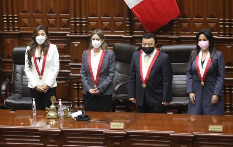 Portada: Bancada de Perú Libre reúne firmas para censurar a la Mesa Directiva del Congreso