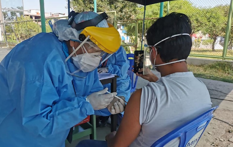 Portada: Minsa: Personas de 34 y 35 años serán vacunadas este martes en Lima Metropolitana, Lima región, Callao e Ica
