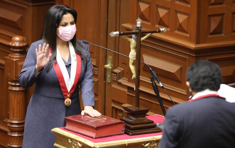 Portada: Patricia Chirinos, tercera vicepresidenta del Congreso, pide que Pedro Castillo “transparente” su registro de visitas