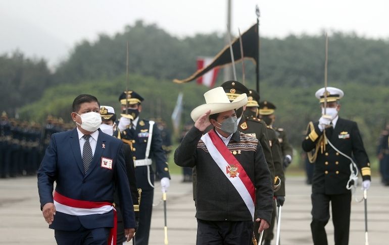 Pedro Castillo preside ceremonia por el bicentenario de creación del Ejército
