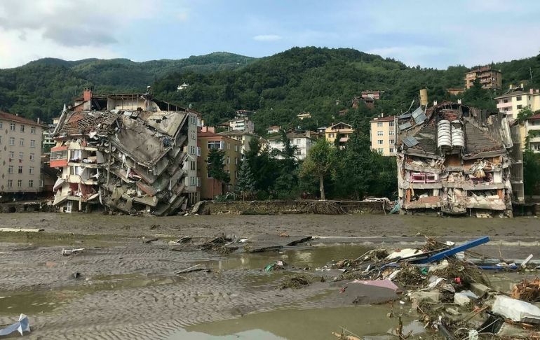 Turquía: Inundaciones al norte del país dejan al menos 27 muertos