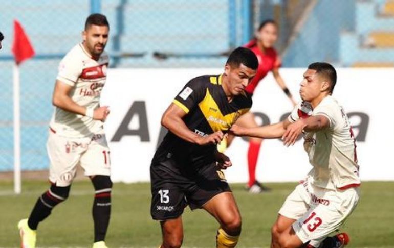 Universitario empata 2-2 con Cantolao en el último minuto