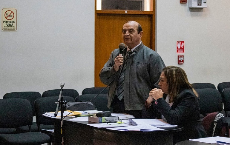 Portada: Vladimiro Montesinos no tendrá libre acceso al uso del teléfono público, afirmó el ministro Aníbal Torres