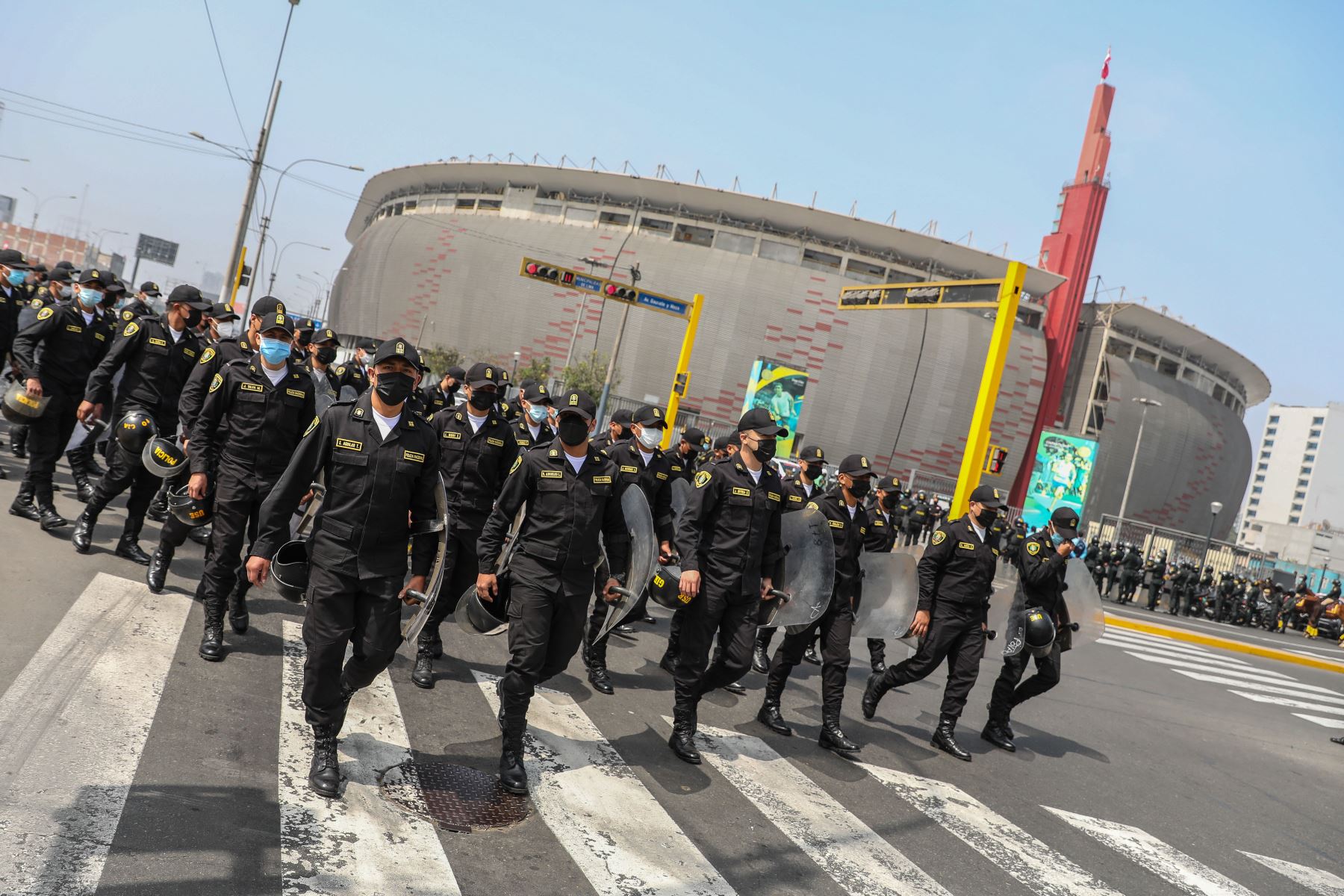 Portada: Perú vs Uruguay: 1,800 policías garantizan seguridad para el partido de hoy