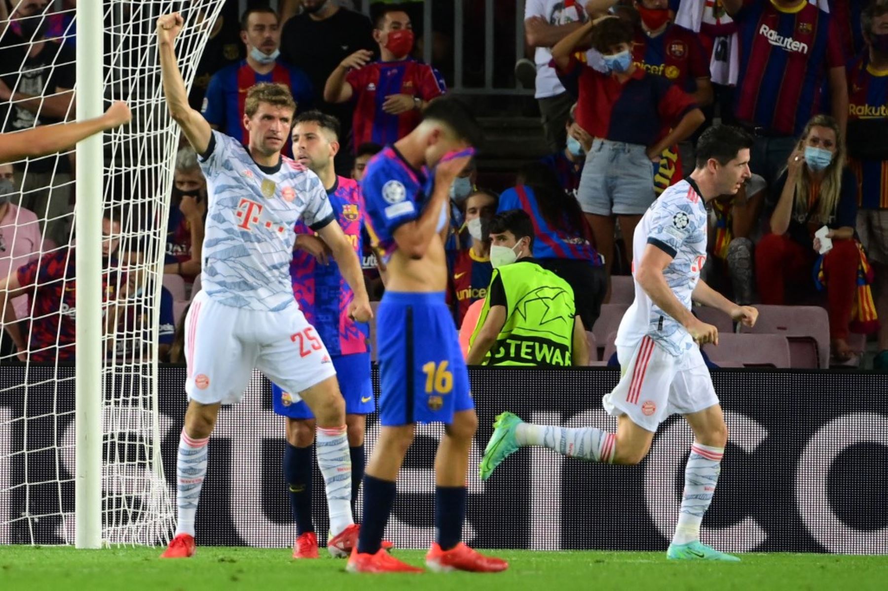 Bayern Múnich destroza a un Barcelona que descubre la Champions sin Messi