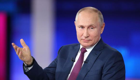 Vladimir Putin admite que hay personas de su entorno con la COVID-19