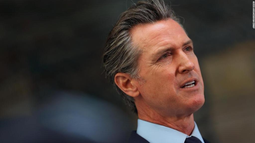 California votó en contra de destituir al gobernador demócrata Gavin Newsom