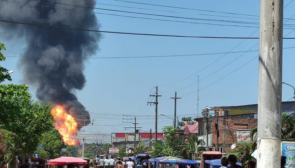 Pucallpa: registran incendio de grandes proporciones en planta de gas | VIDEO