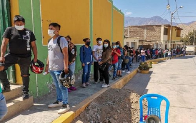 Áncash: Mayores de 18 años son vacunados en los distritos de Yaurán y Nepeña