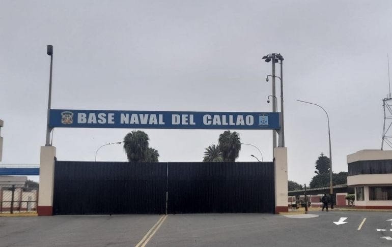 Vehículo de la PCM ingresa a la Base Naval del Callao tras muerte de Abimael Guzmán