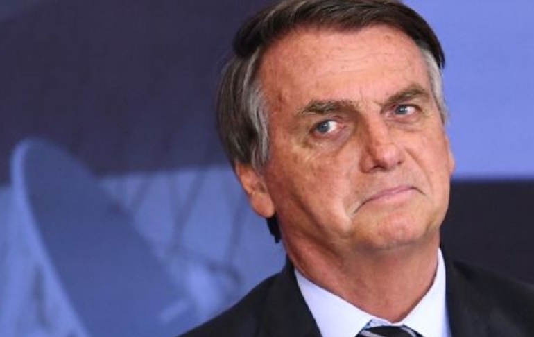 Portada: Jair Bolsonaro está en contra del pasaporte sanitario de COVID-19