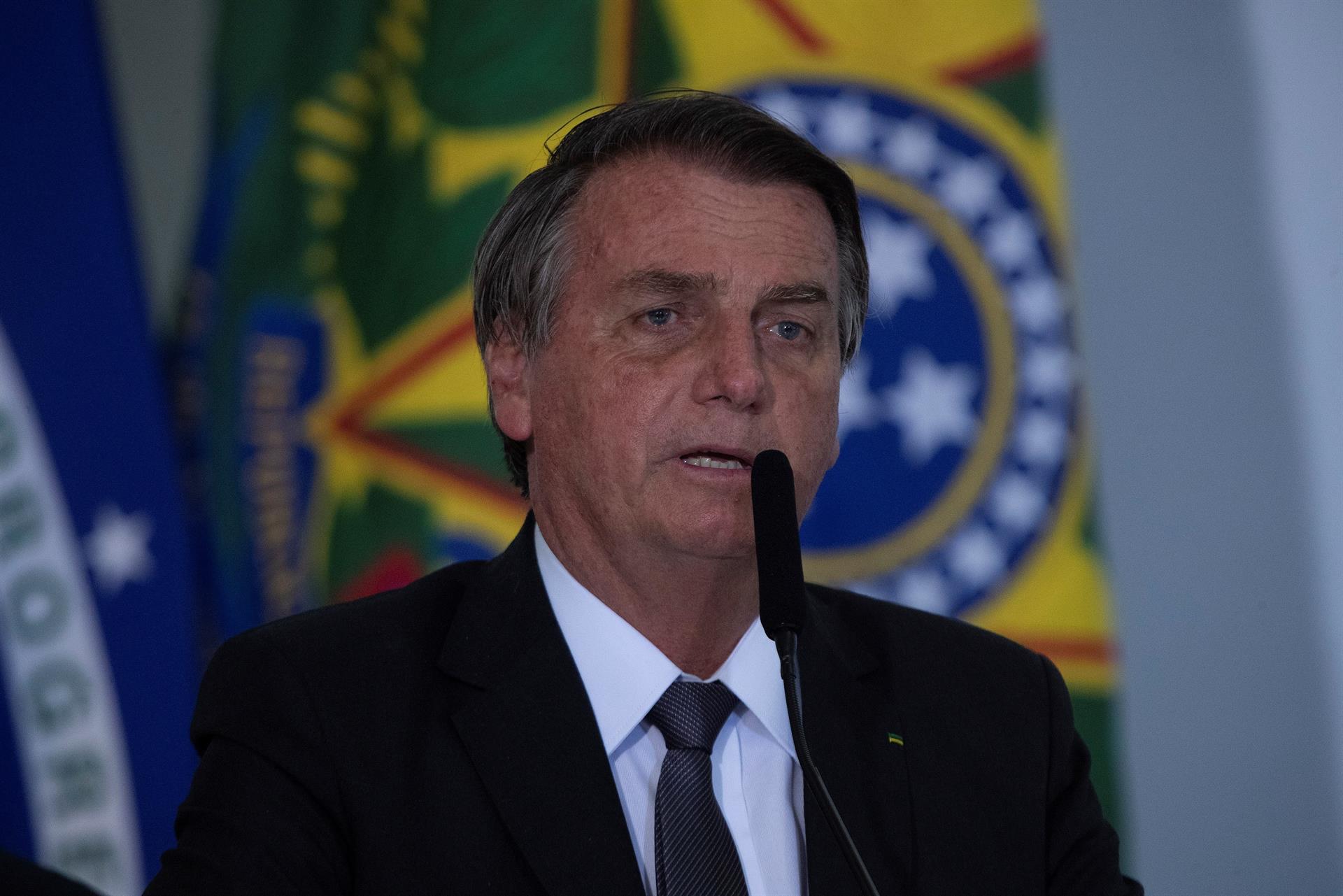 Jair Bolsonaro revela que su esposa se vacunó contra la covid-19 en Estados Unidos