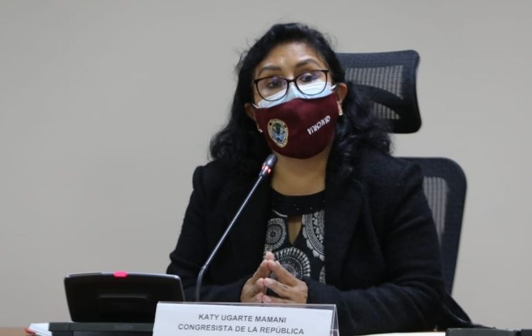 Declaran reo contumaz a congresista de Perú Libre, Katy Ugarte, por difamación agravada