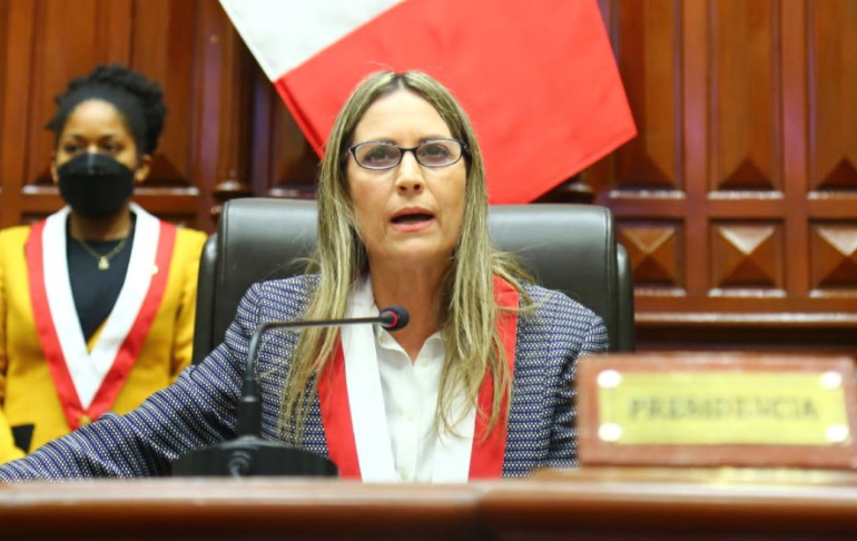 Portada: María del Carmen Alva a Pedro Castillo: "No justifique más lo injustificable y cambie a Iber Maraví"