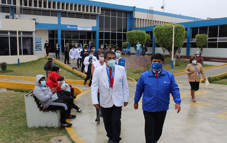 Portada: Mario Carhuapoma ante eventual tercera ola COVID-19: “Estamos reforzando todos los servicios médicos de los hospitales del país"