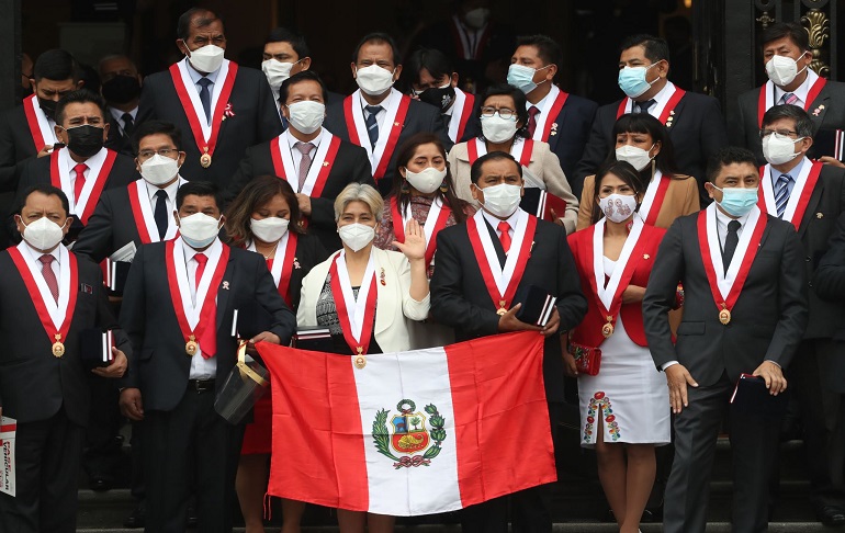 Portada: Perú Libre presentó proyecto de ley para incorporar la Asamblea Constituyente para una nueva Constitución