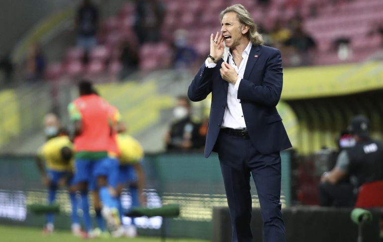 Ricardo Gareca dará hoy la convocatoria para enfrentar a Chile, Bolivia y Argentina