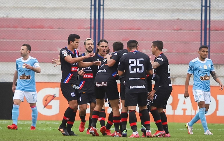 Portada: Sporting Cristal perdió 3-1 ante Carlos A. Mannucci y se aleja de Alianza Lima [VIDEO]