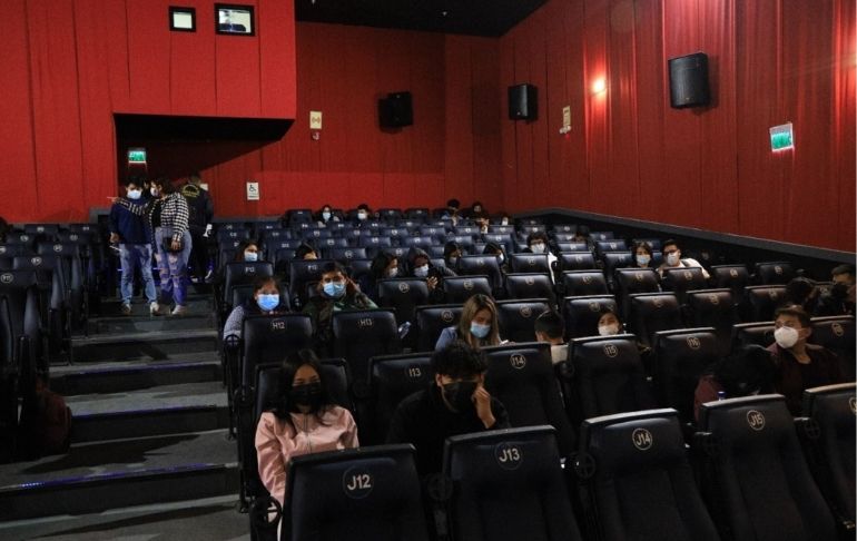 Portada: Indecopi ratifica que consumidores podrán entrar a salas de Cineplanet con alimentos y bebidas