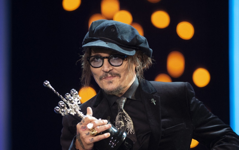 Portada: Johnny Depp recibe reconocimiento en el festival de San Sebastián en medio de la polémica