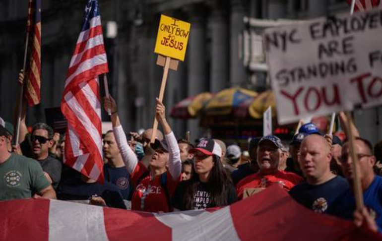 Estados Unidos: bomberos protestan en Nueva York contra vacunación covid-19 obligatoria