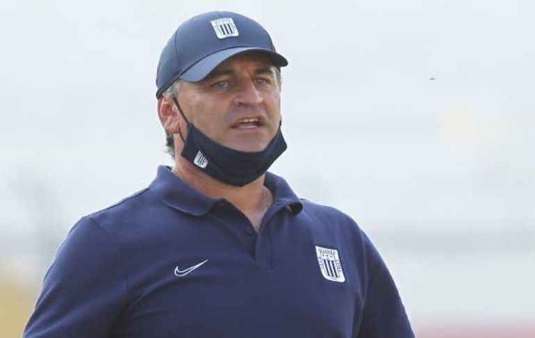 Portada: Administrador de Alianza Lima confirma que Carlos Bustos se queda para el 2022