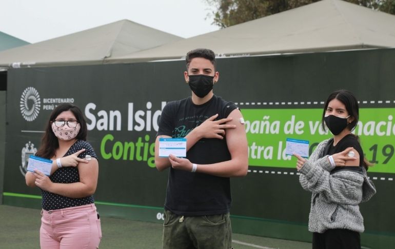 Portada: San Isidro inicia campaña itinerante de vacunación contra la COVID-19 en parques
