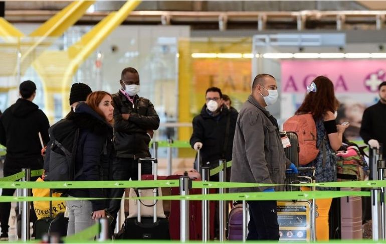 España: Levantan restricciones por COVID-19 a viajeros de Perú