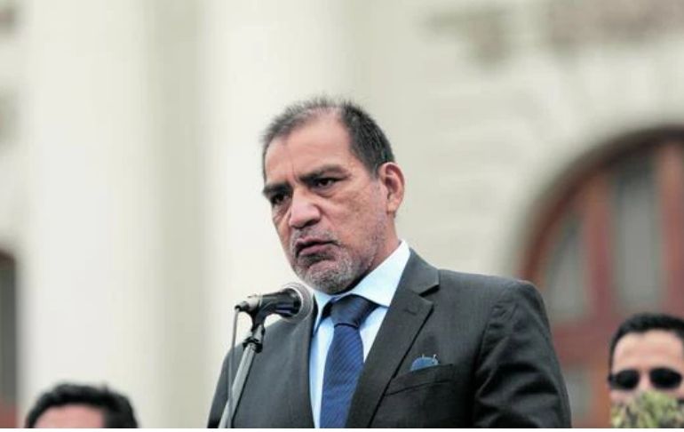 Portada: Luis Barranzuela defendió a traficantes que vendieron armas a las FARC