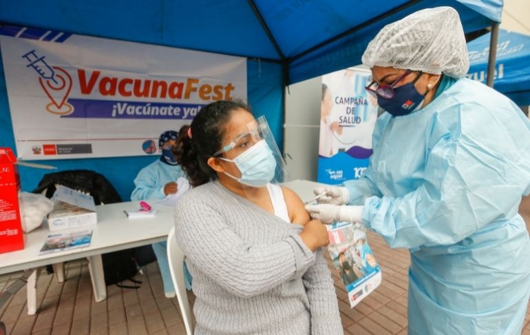 Portada: Minsa: Perú alcanzó el 54 % de su población objetivo completamente vacunada