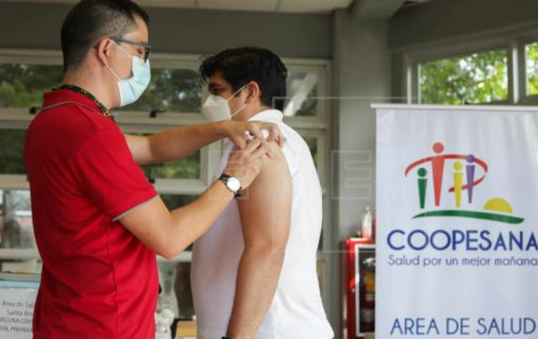Gobierno de Costa Rica hace obligatoria la vacunación para funcionarios públicos