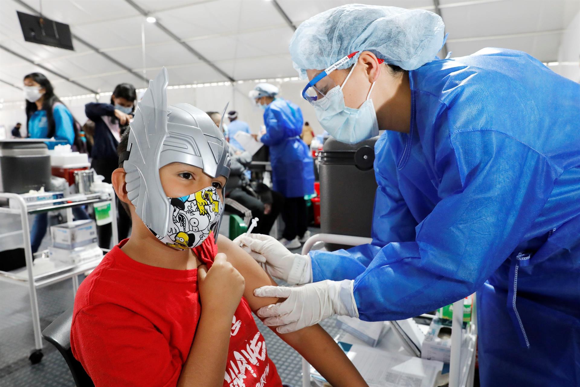 Colombia comienza a inocular a los niños entre 3 y 11 años con la vacuna Sinovac