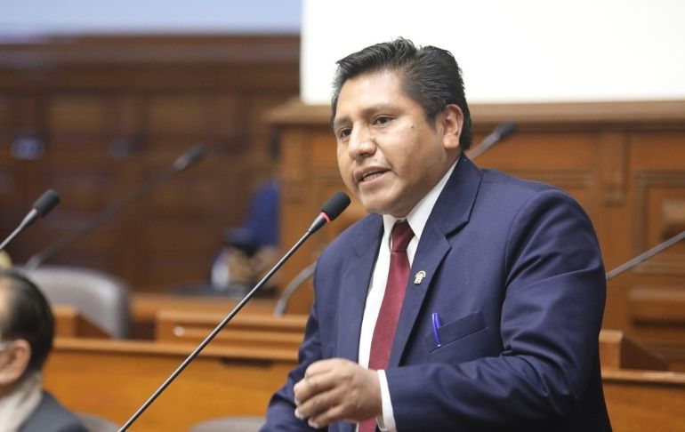 Portada: Congresista de Perú Libre: "Tiene que suspenderse la erradicación de la hoja de coca"