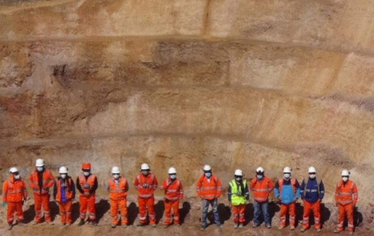 Portada: ¡GOBIERNO RETROCEDE! PCM: "Descartamos el cierre de las operaciones de las unidades mineras"