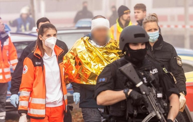 Alemania: Tres personas heridas en un ataque con arma blanca en un tren 