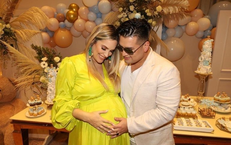 Deyvis Orosco es cuestionado en redes porque su familia no habría asistido a baby shower