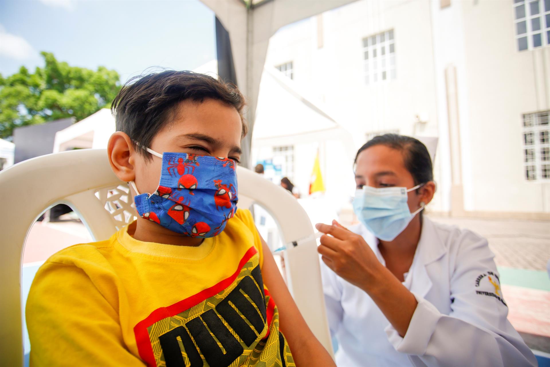 Ecuador prevé alcanzar 85% de población vacunada contra la covid-19 para finales de año