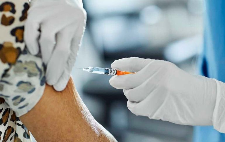 Italia amplía vacunación obligatoria contra la covid-19 a policías y profesores
