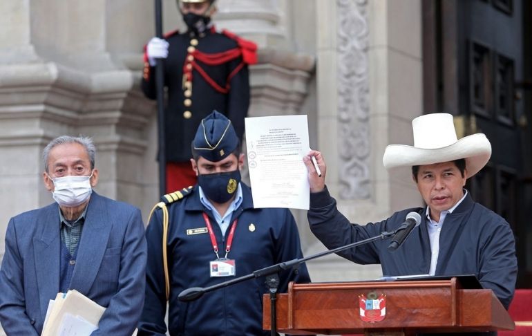 Pedro Castillo promulgó ley que amplía bachillerato automático hasta 2023