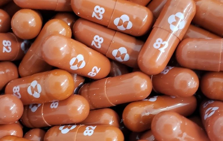 Portada: Reino Unido aprueba píldora contra la COVID-19 del laboratorio Merck