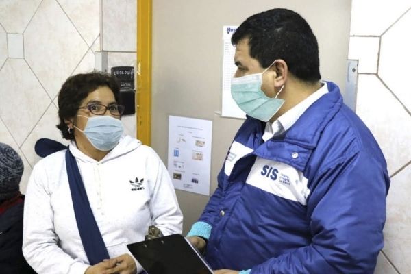 Portada: Héctor Garavito Farro fue designado como nuevo jefe del Seguro Integral de Salud