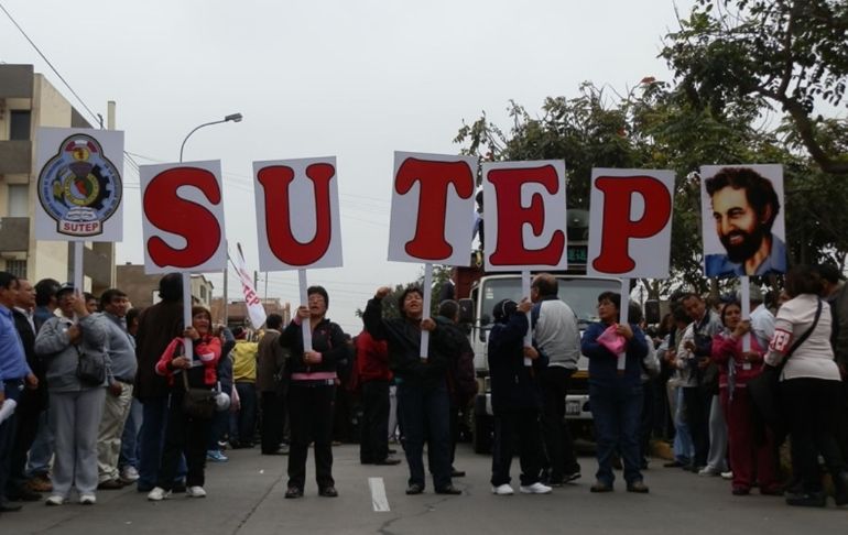 Portada: Sutep anuncia movilización para el 23 de noviembre para exigir que el presidente cumpla promesas de campaña