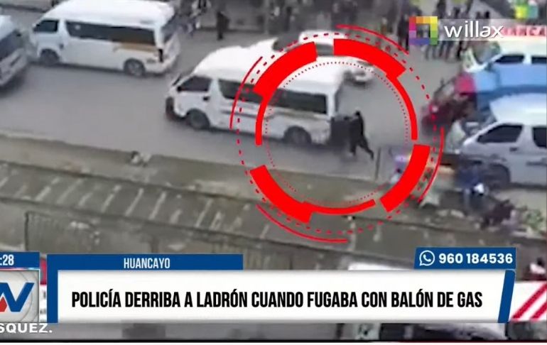 Huancayo: Policía derriba a ladrón con un tacle cuando fugaba con un balón de gas