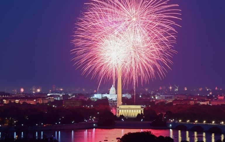 Portada: Países Bajos prohíbe fuegos artificiales en fiestas de fin de año para evitar un aumento de la presión hospitalaria