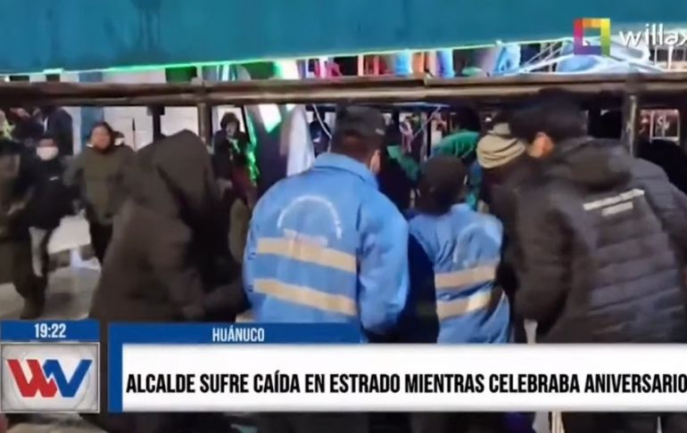 Huánuco: Alcalde sufre caída en estrado mientras celebraba aniversario de la provincia de Dos de Mayo