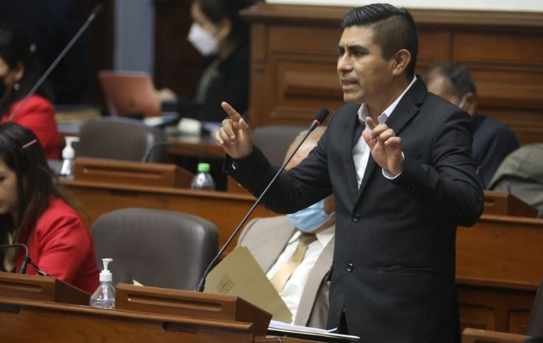 Portada: Álex Flores, congresista de Perú Libre: Renuncia de Walter Ayala se debió a la presión del Gabinete Mirtha Vásquez