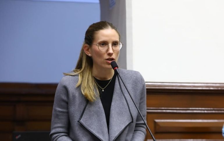 Portada: Adriana Tudela: "Que Pedro Castillo pida separar a uno de los fiscales es una interferencia inadmisible"