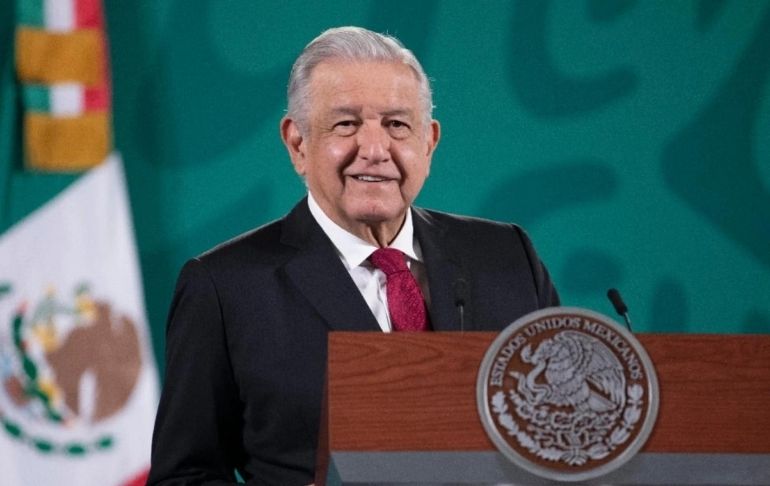 Andrés Manuel López Obrador: "Me da gusto constatar la decadencia de Vargas Llosa"